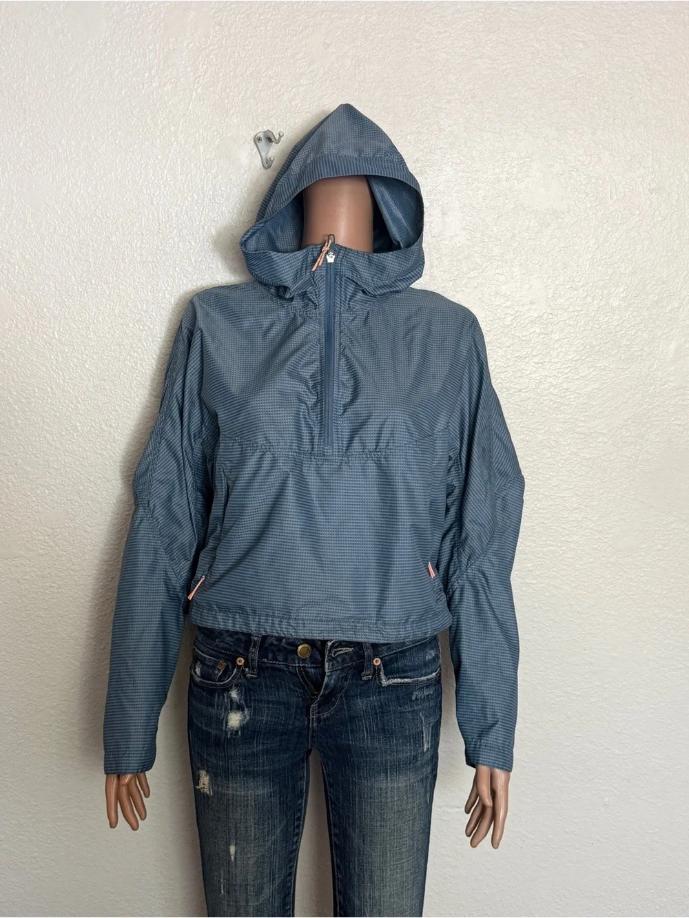 Lululemon Cinch-Back Half-Zip Hiking Pullover Utility Blue sz 6